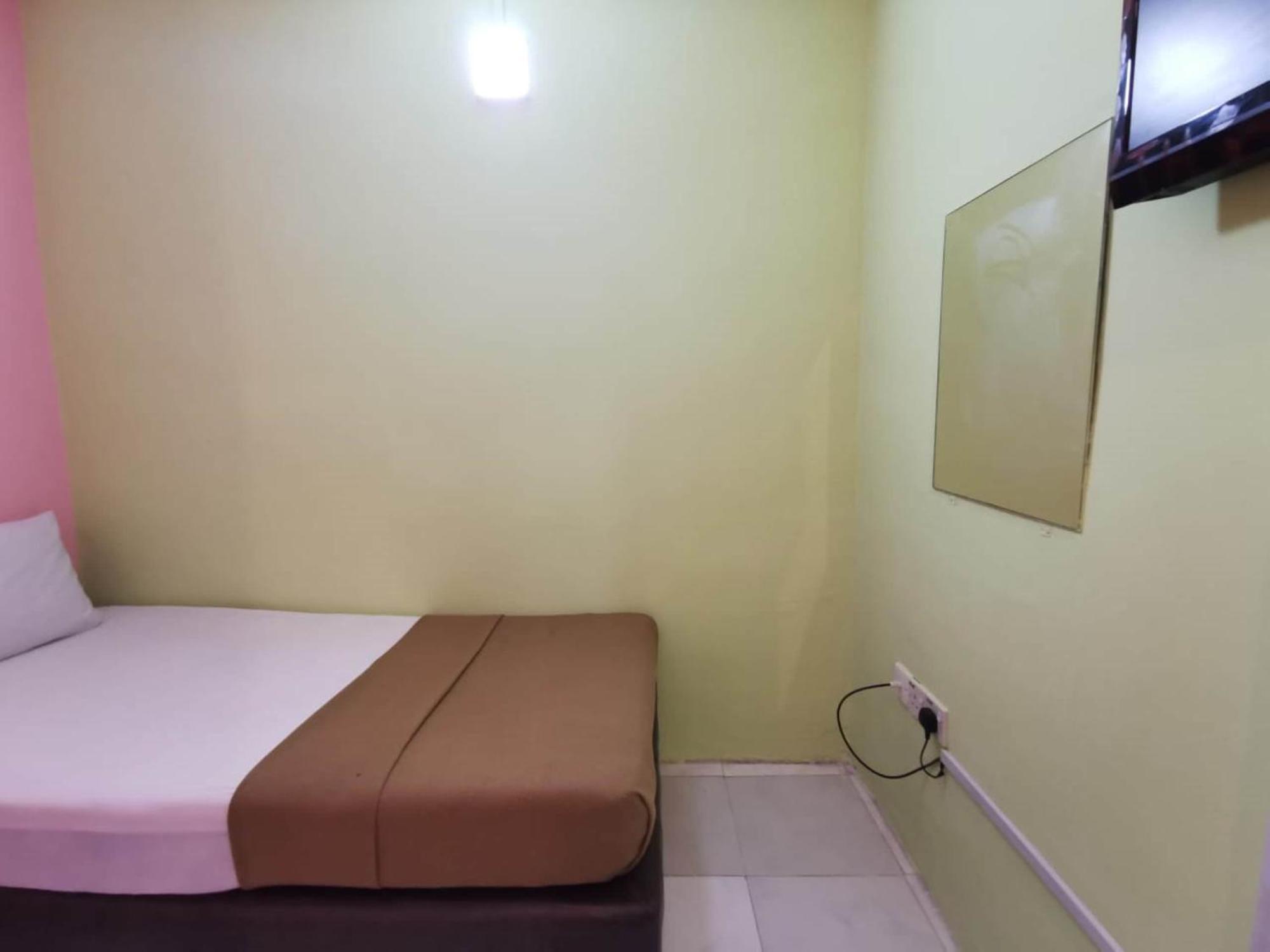 Super Oyo 90086 My Seven Days Inn Τζόχορ Μπάχρου Εξωτερικό φωτογραφία