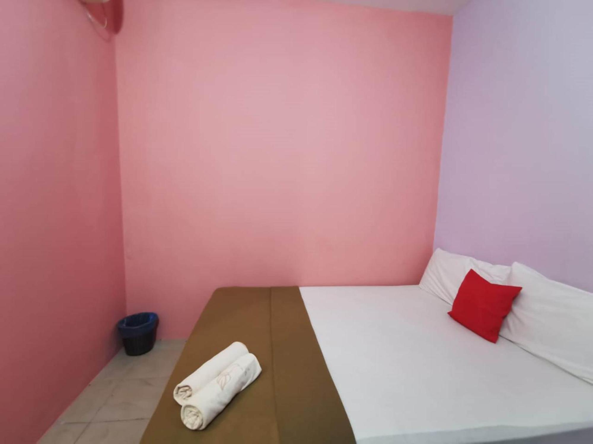 Super Oyo 90086 My Seven Days Inn Τζόχορ Μπάχρου Εξωτερικό φωτογραφία