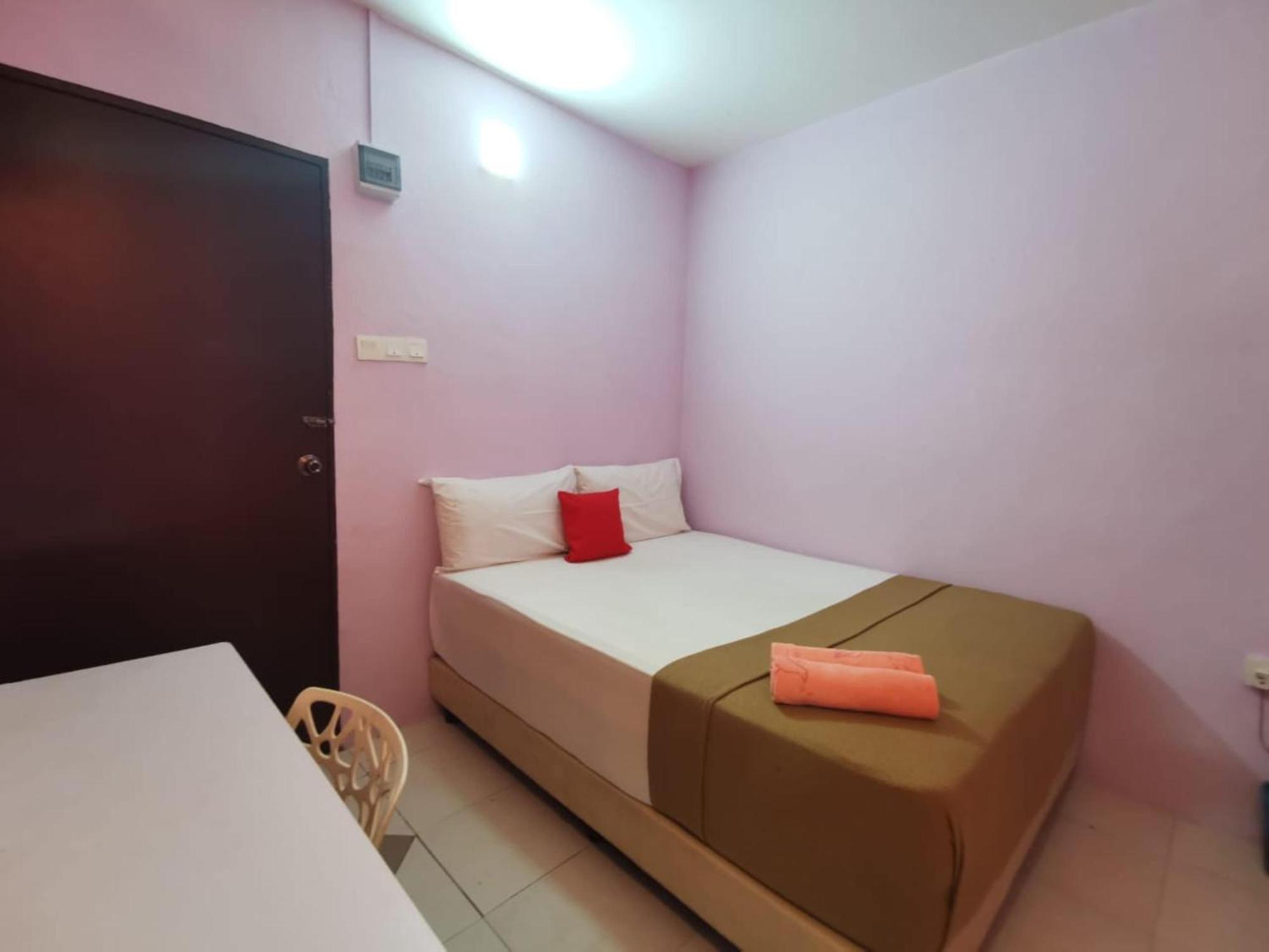 Super Oyo 90086 My Seven Days Inn Τζόχορ Μπάχρου Εξωτερικό φωτογραφία