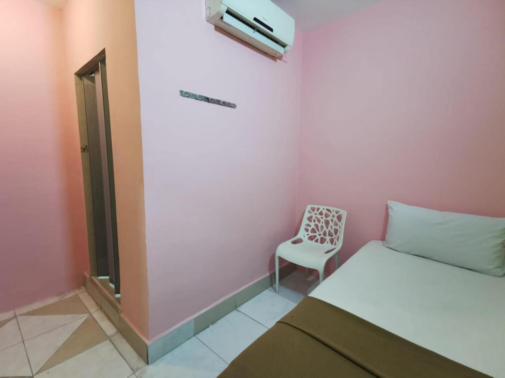 Super Oyo 90086 My Seven Days Inn Τζόχορ Μπάχρου Εξωτερικό φωτογραφία