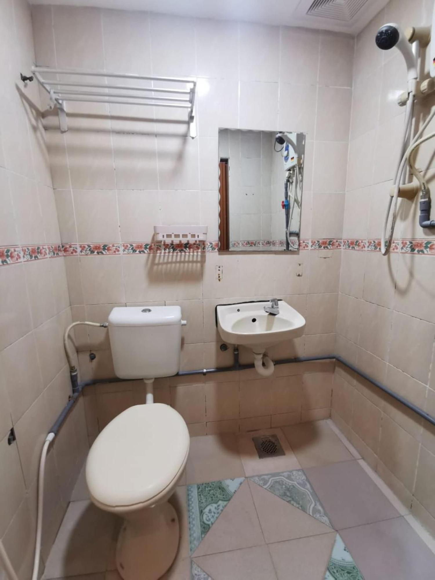 Super Oyo 90086 My Seven Days Inn Τζόχορ Μπάχρου Εξωτερικό φωτογραφία