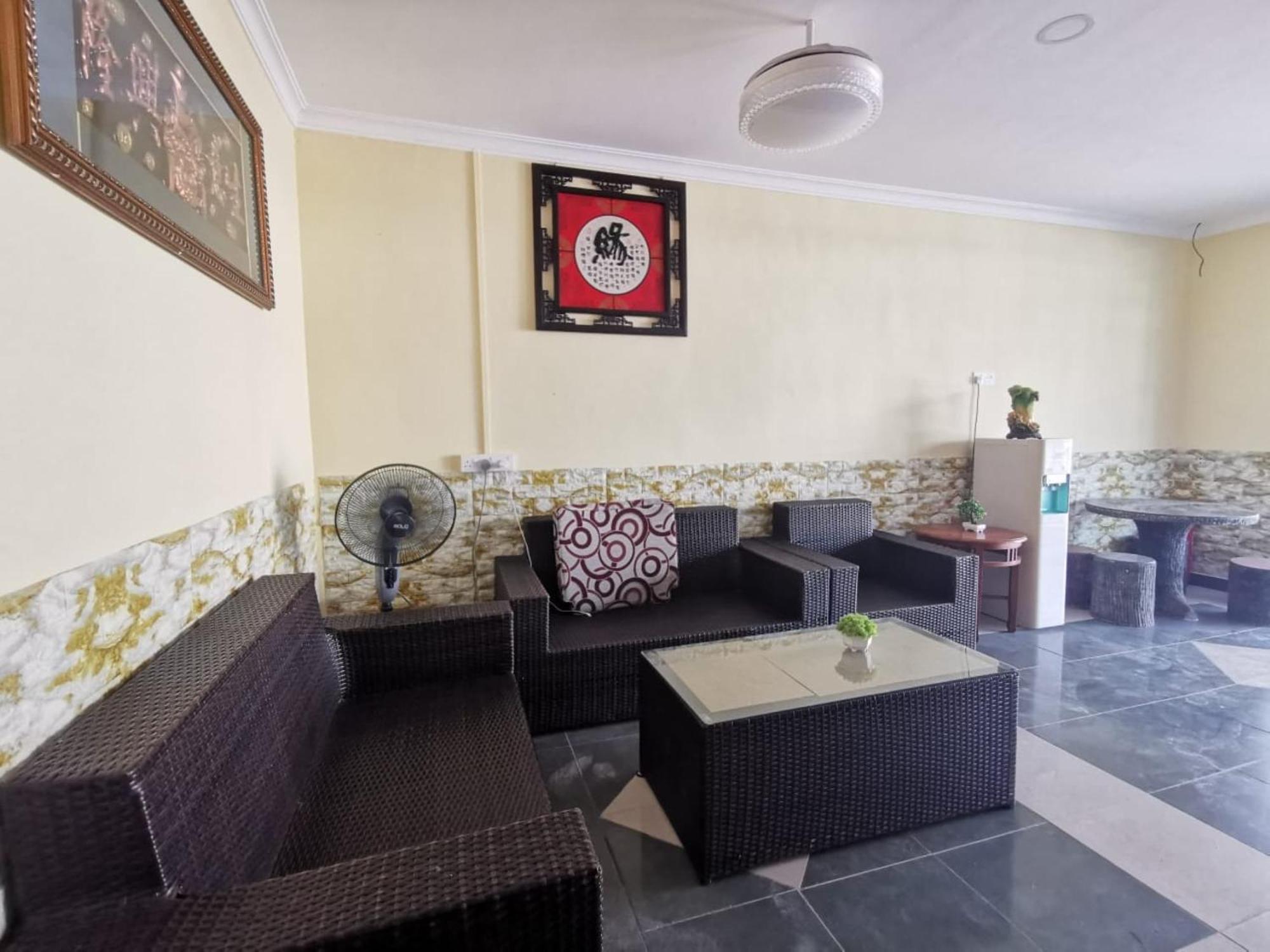 Super Oyo 90086 My Seven Days Inn Τζόχορ Μπάχρου Εξωτερικό φωτογραφία