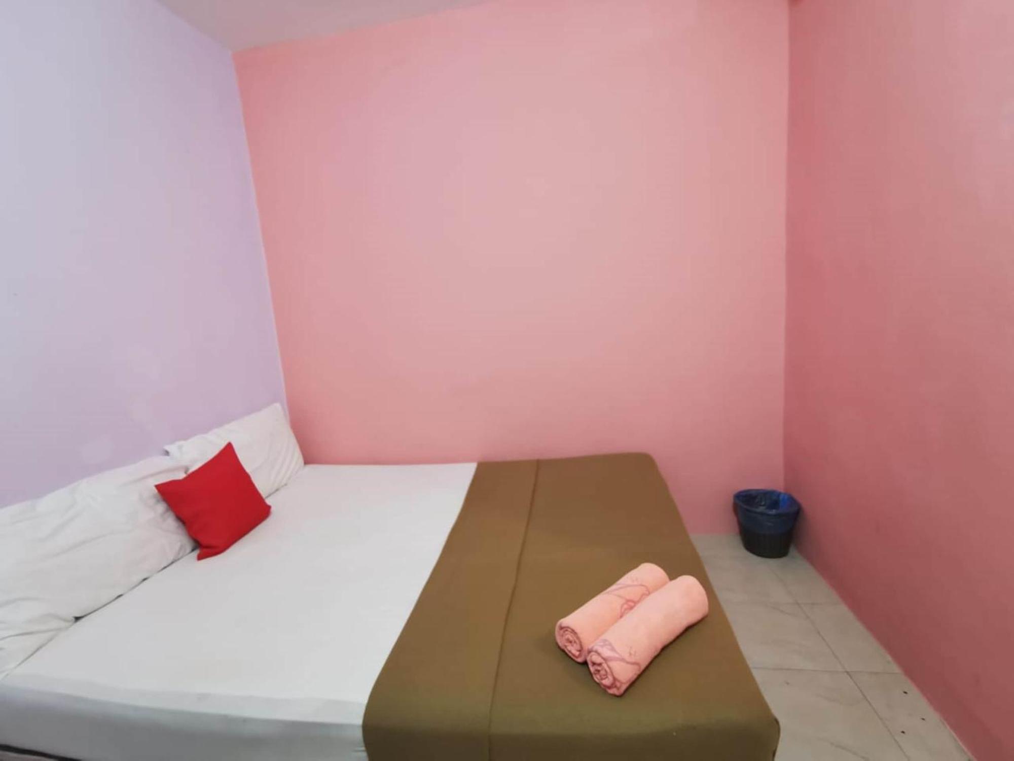 Super Oyo 90086 My Seven Days Inn Τζόχορ Μπάχρου Εξωτερικό φωτογραφία