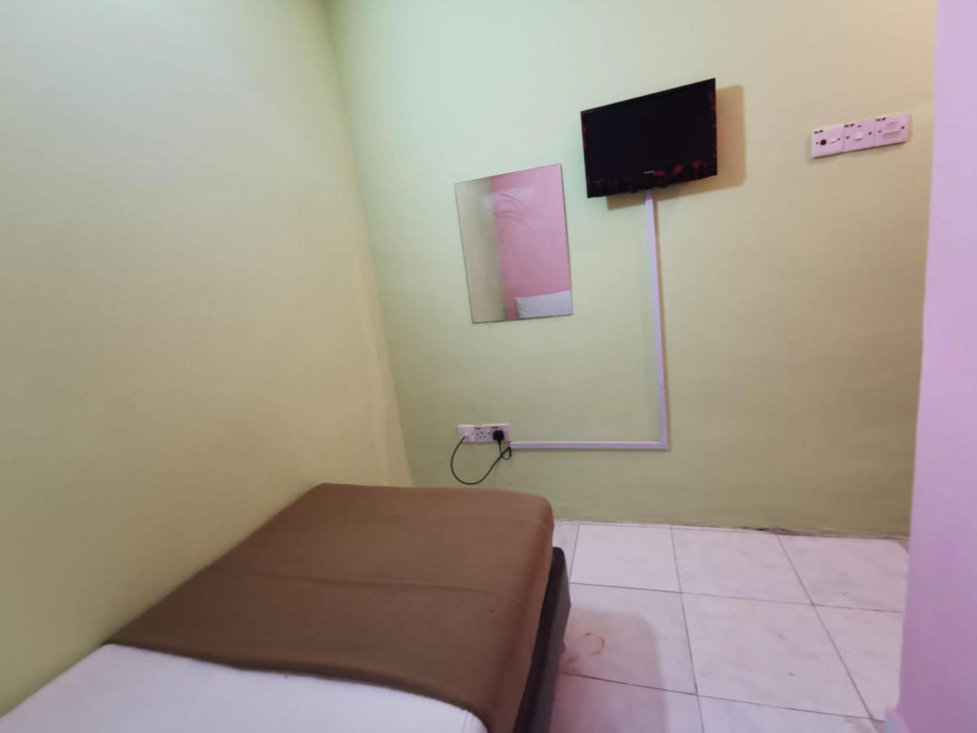 Super Oyo 90086 My Seven Days Inn Τζόχορ Μπάχρου Εξωτερικό φωτογραφία